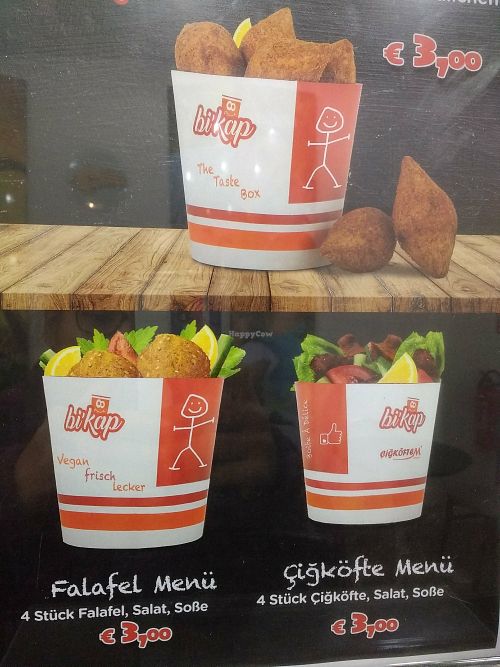 Men at Cigkoftem - Oil Tankstelle in Duisburg