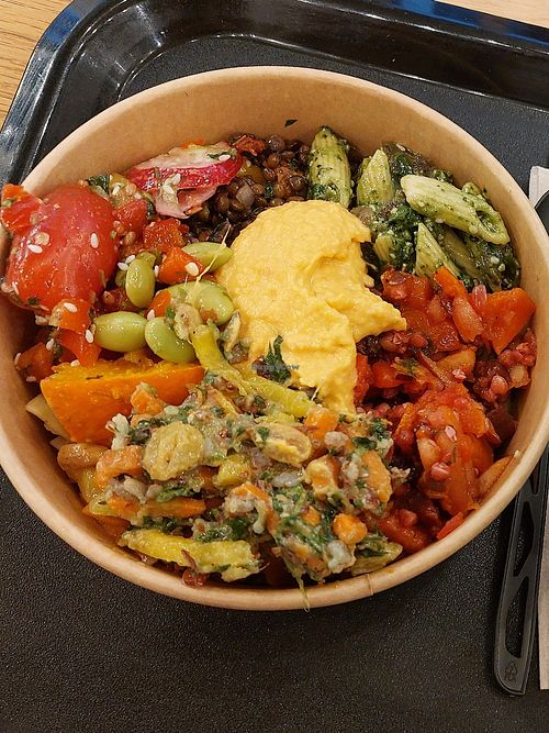 Several vegan salads with hummus at Foodmaker in Antwerpen