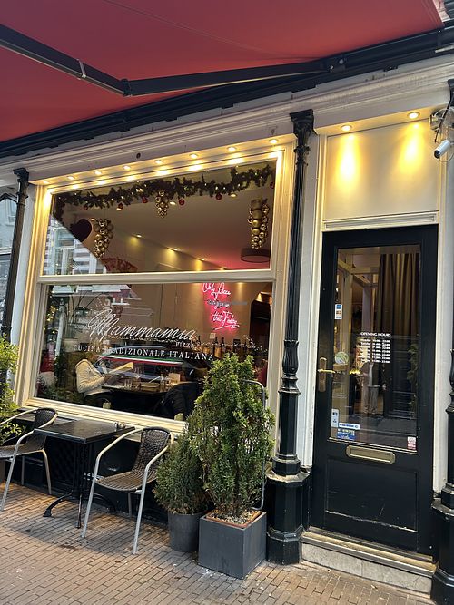 Exterior  at MammaMia in The Hague