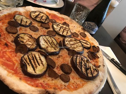 Vegan gluten free pizza at MammaMia in The Hague