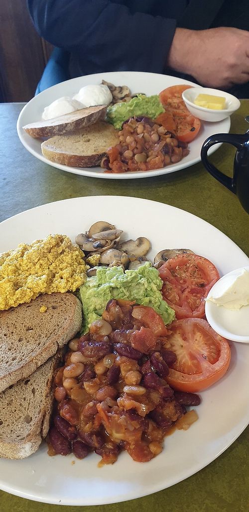 Big breakfast : Vegan in foreground, vegetarian in background. at Embassy Vegetarian Cafe in Katoomba