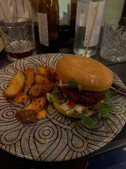 Burger at Purpura Project in Alicante