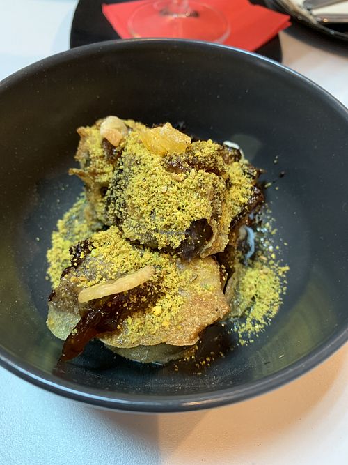 Plátano envuelto en hoja de arroz at Purpura Project in Alicante