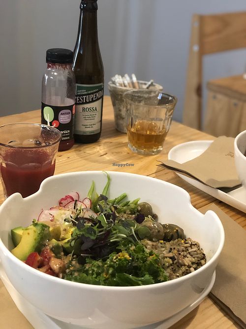 Own composed vegan bowl at Breathe in Barcelona