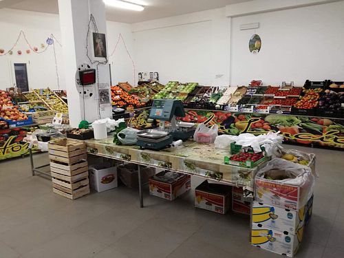 Inside 2 at Il Mercatone della Frutta in Collesano