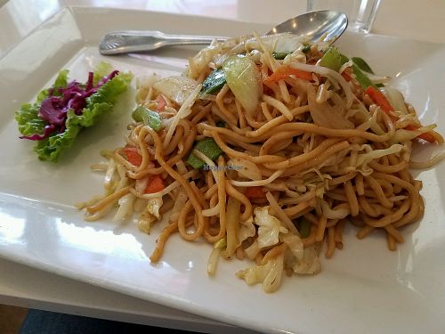 Chow Mein - large portion, delicious, a little bit too oily at Loving Hut - Barber Lane - Maybe closed in Milpitas