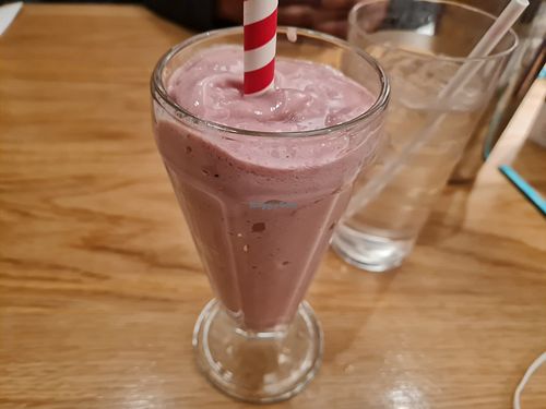 Vegan milkshake 😋 😍 at Silver Diner in Elkridge