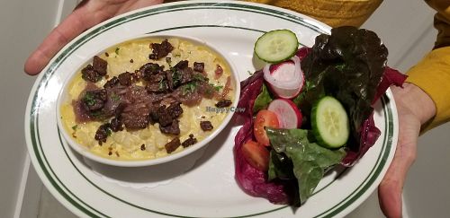 Kasespar at Hinterhof in Los Angeles