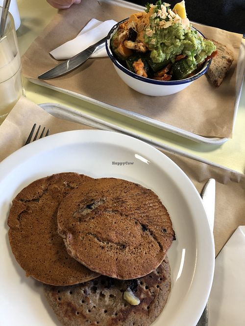 Pancake & Bob’s bowl at Bob's Bake Shop in Paris