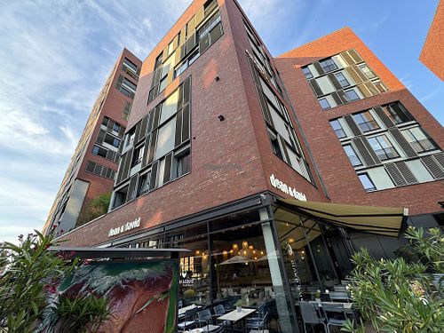 front  at Dean & David - Osakaallee in Hamburg