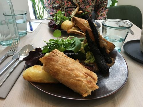 vegan Sunday roast at Stem & Glory in London