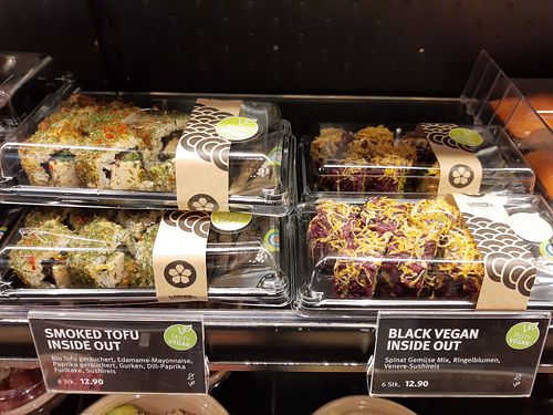 Prepackaged vegan sushi at Yooji's Sushi - Passage Sihlquai in Zurich