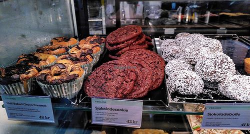 Vegan sweets (part 1) at Espresso House - Oslo S Flytogterminalen in Oslo