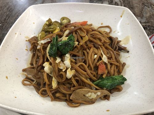 Yi mee tats missing out the wok hei  at Lin Lin Vegetarian Delight 霖霖素食 in East Singapore