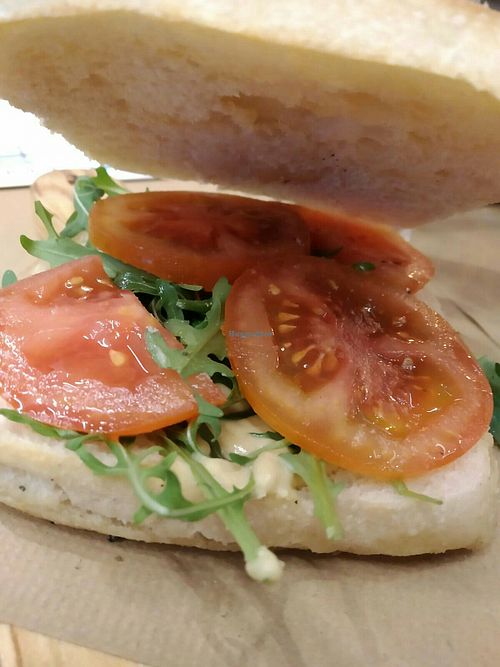 Bocadillo de hummus y rucula at Veggie Burger by Biocenter in Barcelona