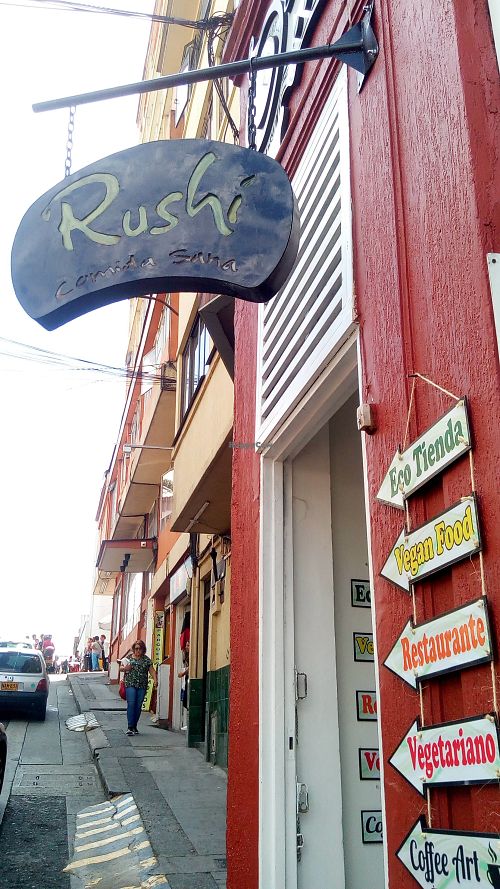 The entrance at Rushi Comida Sana - Calle 28 in Manizales