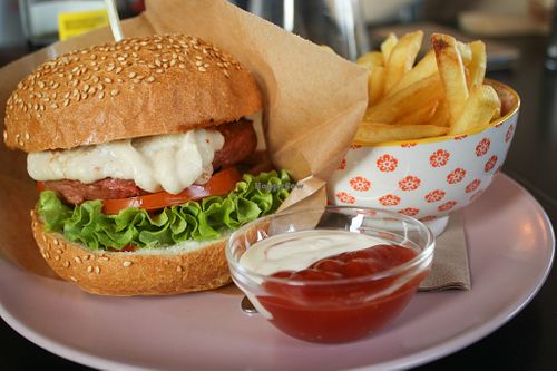 amaze burger with house-made cheese at Tavci Kuhna in Lesce