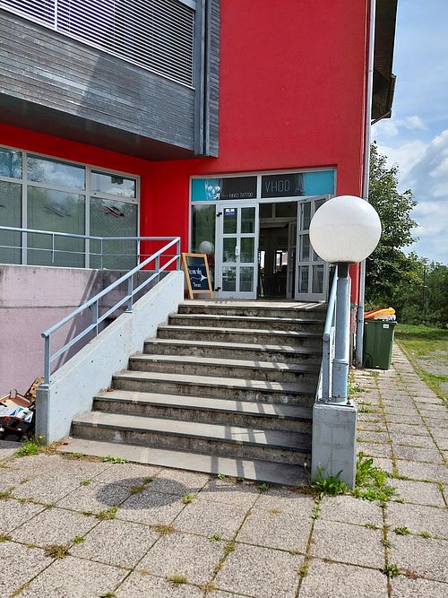 Entrance at Tavci Kuhna in Lesce