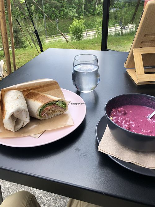 Wrap and smoothie bowl  at Tavci Kuhna in Lesce