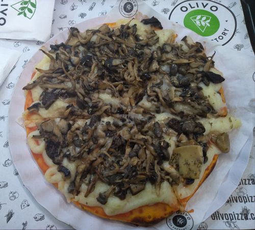 Vegan mushroom pizza at FLN - Olivo Pizza Factory in Florianopolis