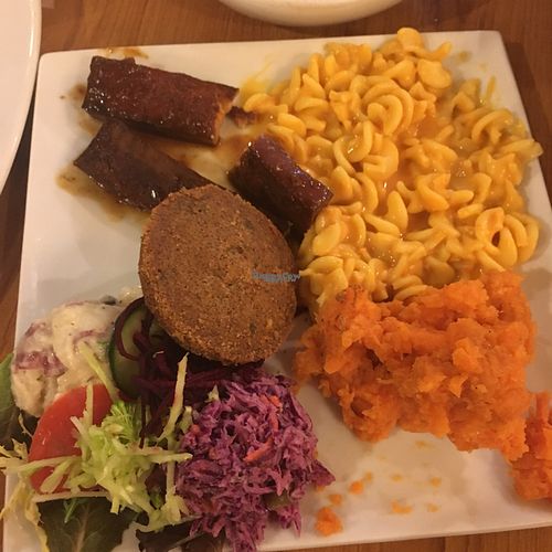 soul food platter at Stuff I Eat in Inglewood