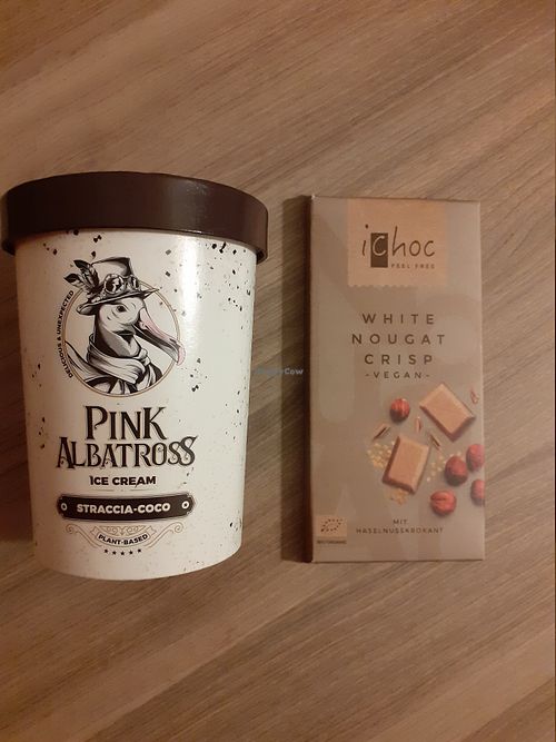 Ichoc nougat
Pink Albatros Straccia-Coco at Veganizan in Valencia