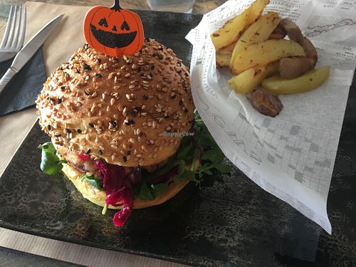 Burger at Foxy Factory in Villefranche-sur-saone