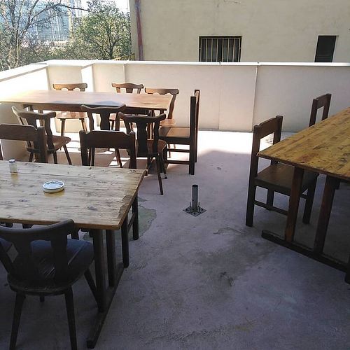 outside seating at Bubu's Pub & Kitchen in Prague