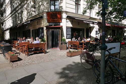 Outdoor seating at Feel Seoul Good in Berlin