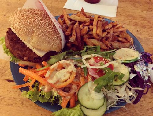 burger at Yoyo Foodworld in Berlin