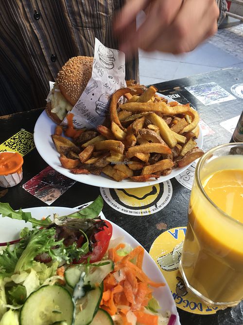 Cheeseburger   at Yoyo Foodworld in Berlin
