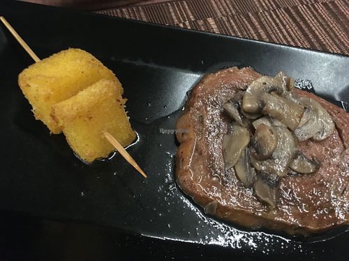 Seitan with mushroom and polenta at GingerGi in Padua