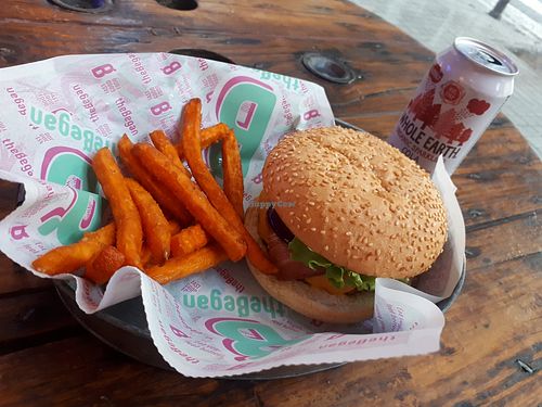 Burger menu 9euro at The Began in Valencia