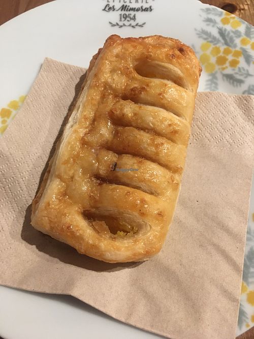 Pastry filled with vegan custard  at Torrefazione Cannaregio in Venice