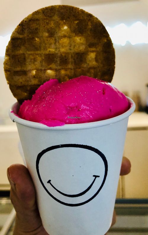 Helado de cotton candy con brillos at Mr Nice in Mexico City