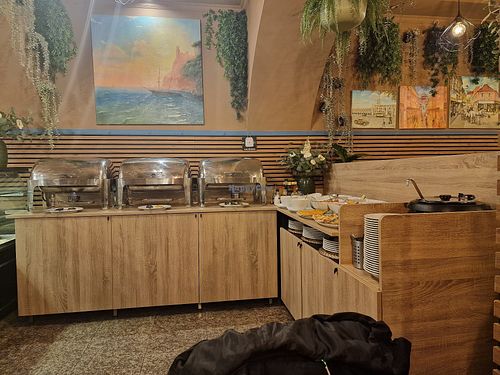 Buffet area at Jardim das Cerejas - Chiado in Lisbon