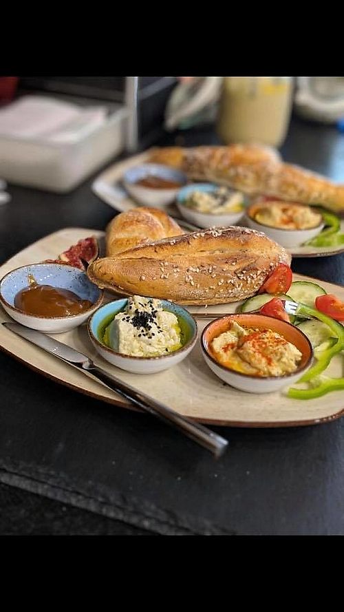 The vegan 'Orient Express' breakfast at k.u.k. Hofbäckerei in Linz