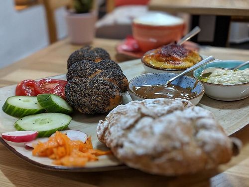Another view of the vegan breakfast option at k.u.k. Hofbäckerei in Linz