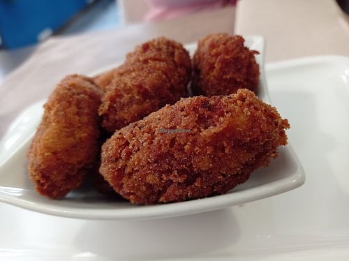Croquetas ibéricas at La Factoría Vegana in Leon