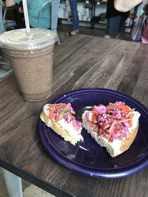 Goddess toast and a ‘mudslide’ (mocha with oat milk and crushed Oreos) mmmmm  at Coffee Coffee in Bel Air
