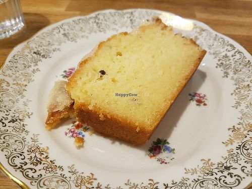 Orange cake at Roche in Paris
