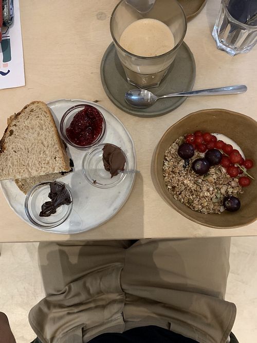 Vegan option for 10€ (hot drink, bread and spread and Granola at The Manufactory in Ghent