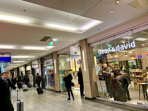 outside at Dean & David - Willy-Brandt-Platz in Mannheim