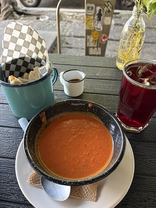 Crema de jitomate   at La Cadencia Loncheria in Mexico City