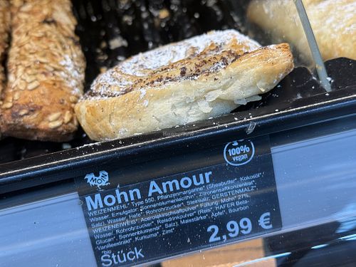 vegan poppy sees roll #Veganuary at Vitalia Reformhaus - Klettpassage in Stuttgart