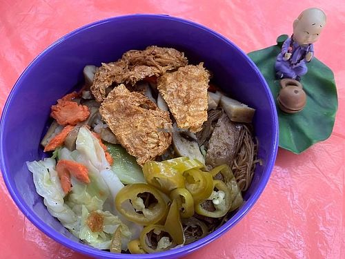 Traditional vegetarian bee hoon. Photo by Mr Henry Lau at Pek Kio Vegetarian 白橋齋熟食 in Central Singapore