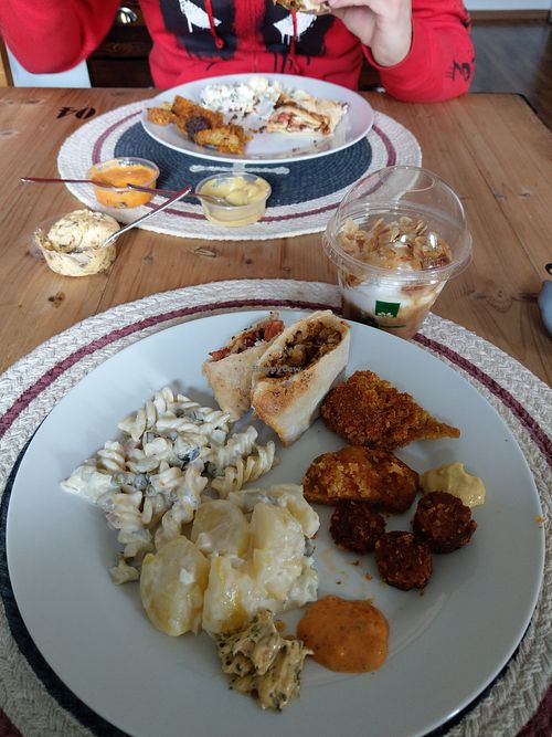 Lockdown takeaway varieties at Heidewitzka in Bochum