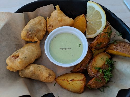 vegan fish and chips at Elujanu Kohvik in Tallinn