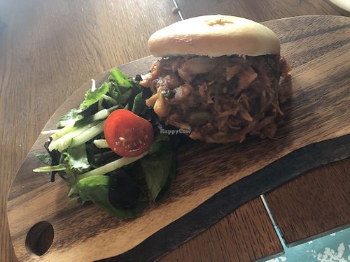 Stoombroodje jackfruit at Slot Oostende in Goes