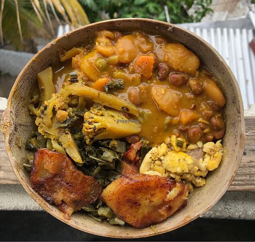 Always ask for Shanty to serve your food in a Calabash ☺️ at Shanty Man in Kingston